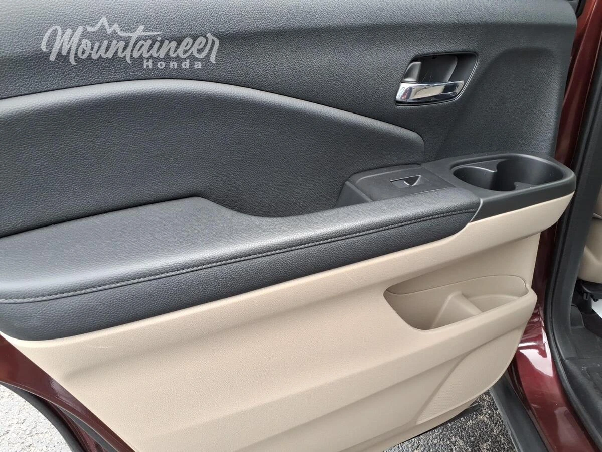2022 Honda Pilot SE - Photo 17