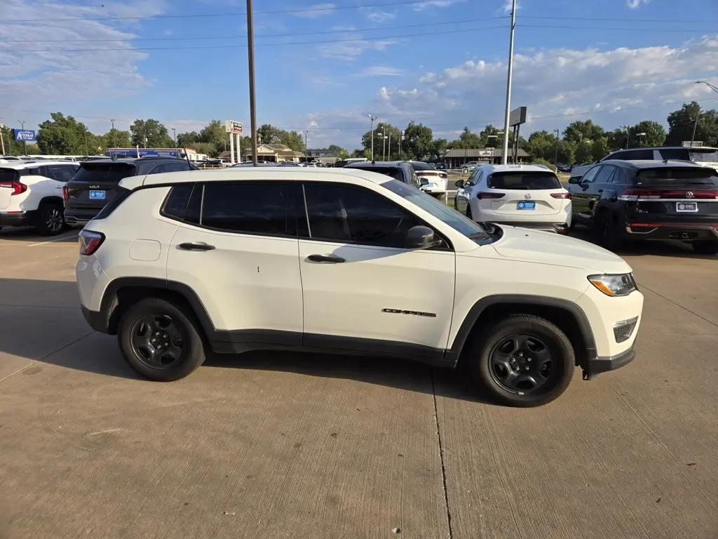 2018 Jeep Compass Sport photo 4