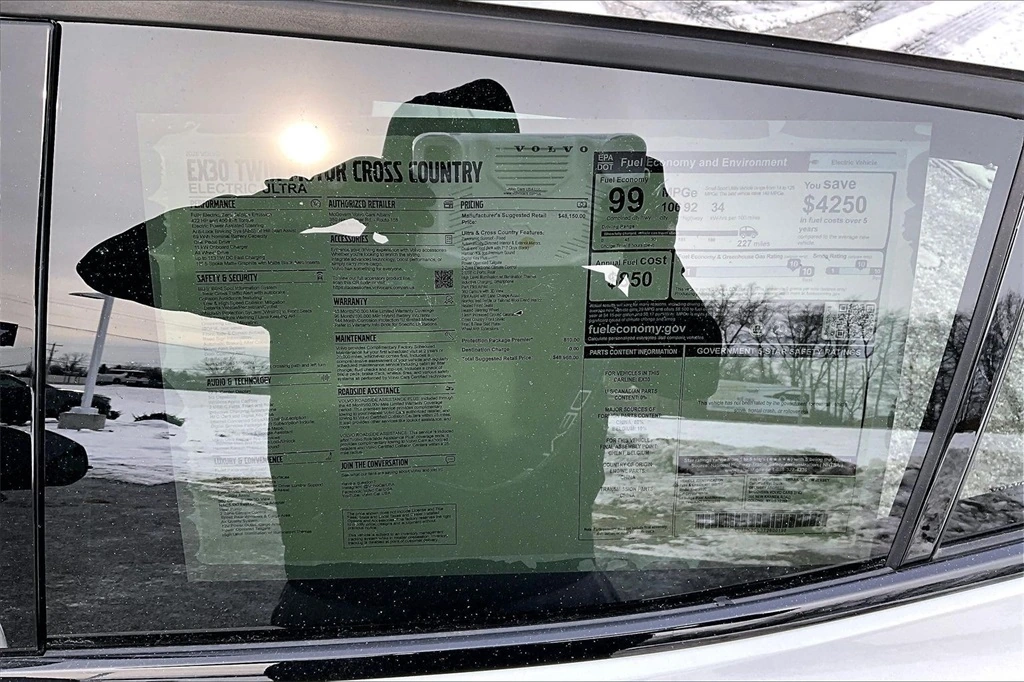 2026 Volvo - image 14