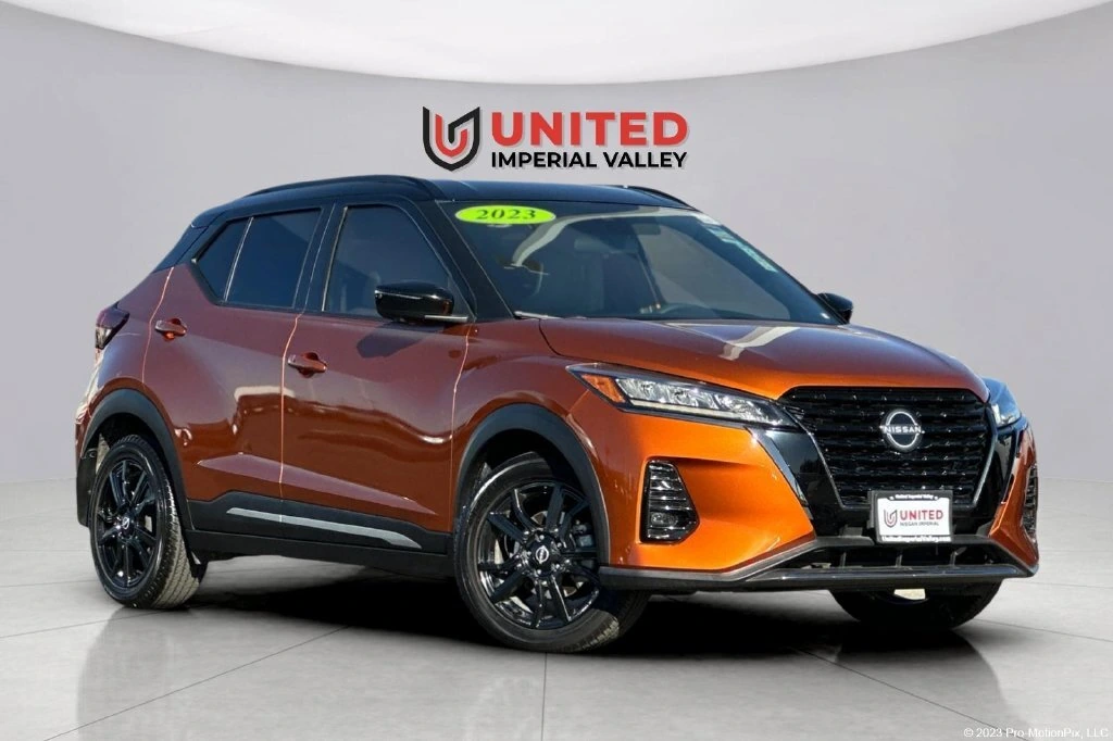 2023 Nissan Kicks SR
