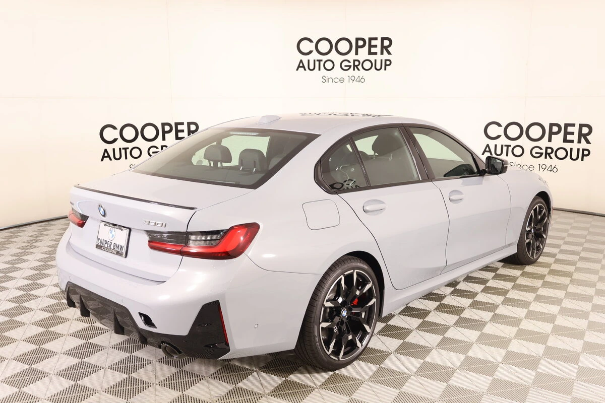 2026 BMW 3 Series 330i - Photo 21
