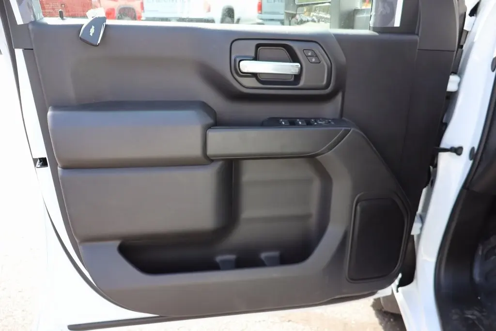 2025 Chevrolet Silverado 2500HD Work Truck Trail Boss photo 3