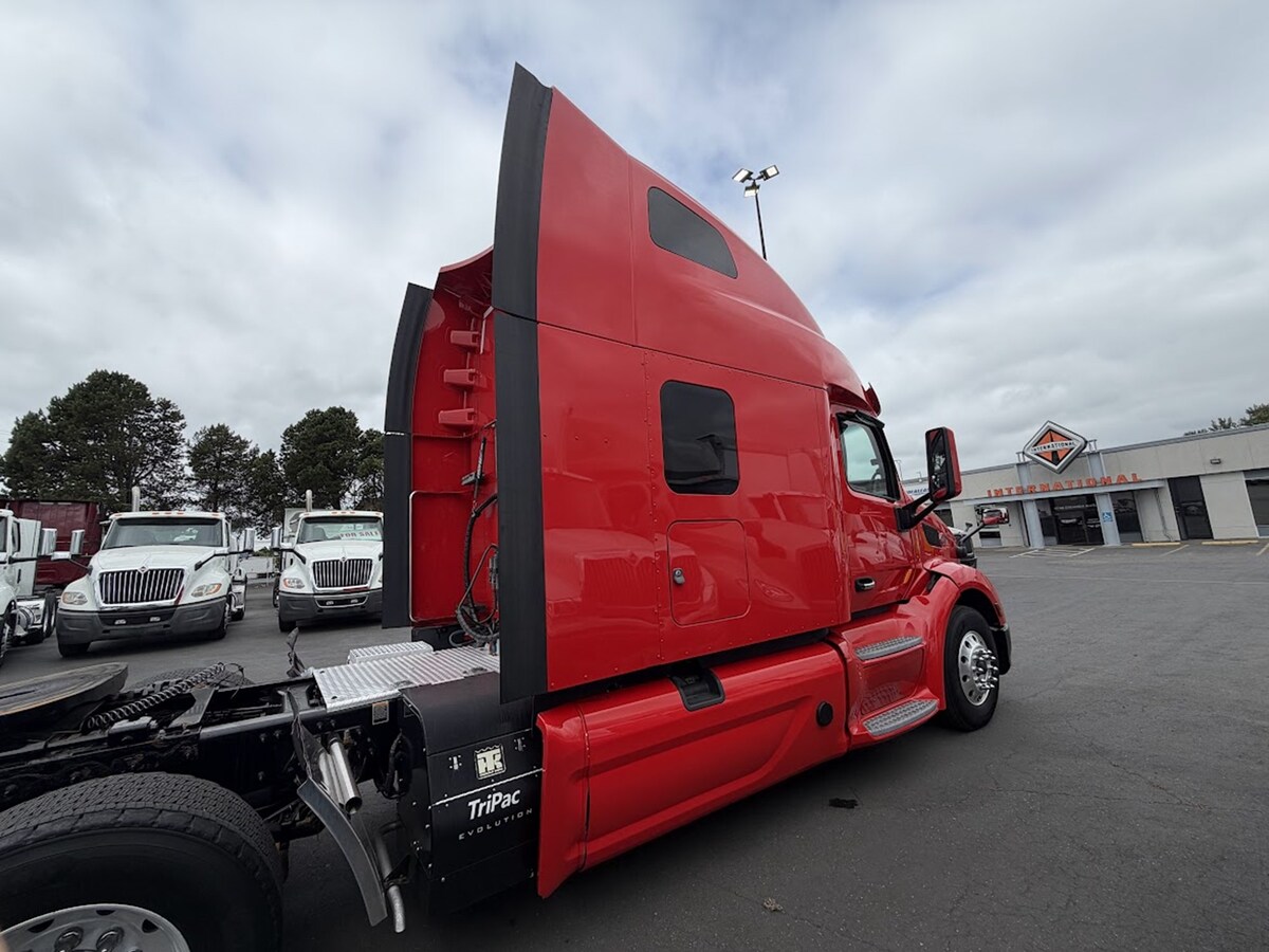 2022 Peterbilt in Portland, OR — photo 8