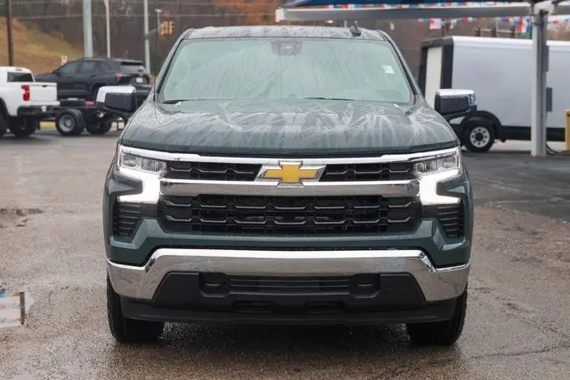 2026 Chevrolet Silverado 1500 LT1 photo 2