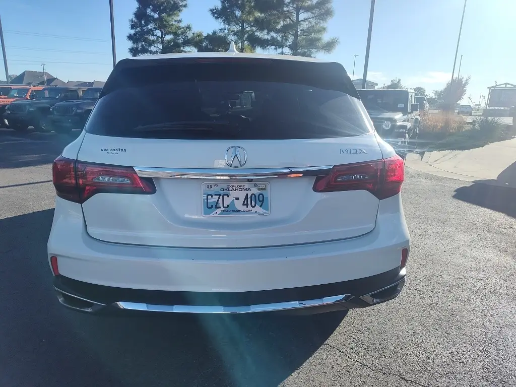 2017 Acura MDX Base photo 3