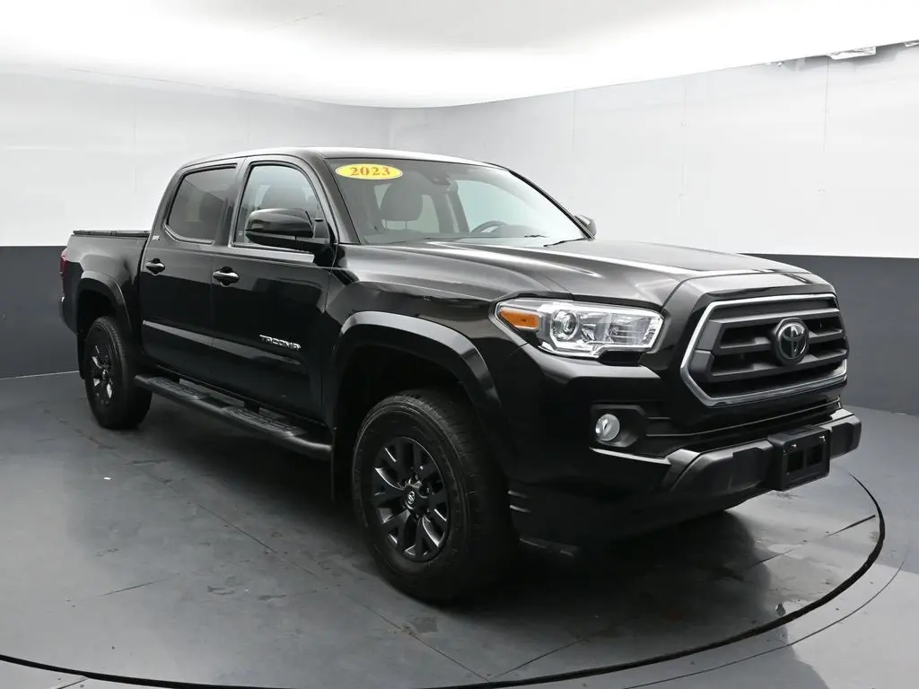 2023 Toyota Tacoma SR5 Double Cab V6 photo 2
