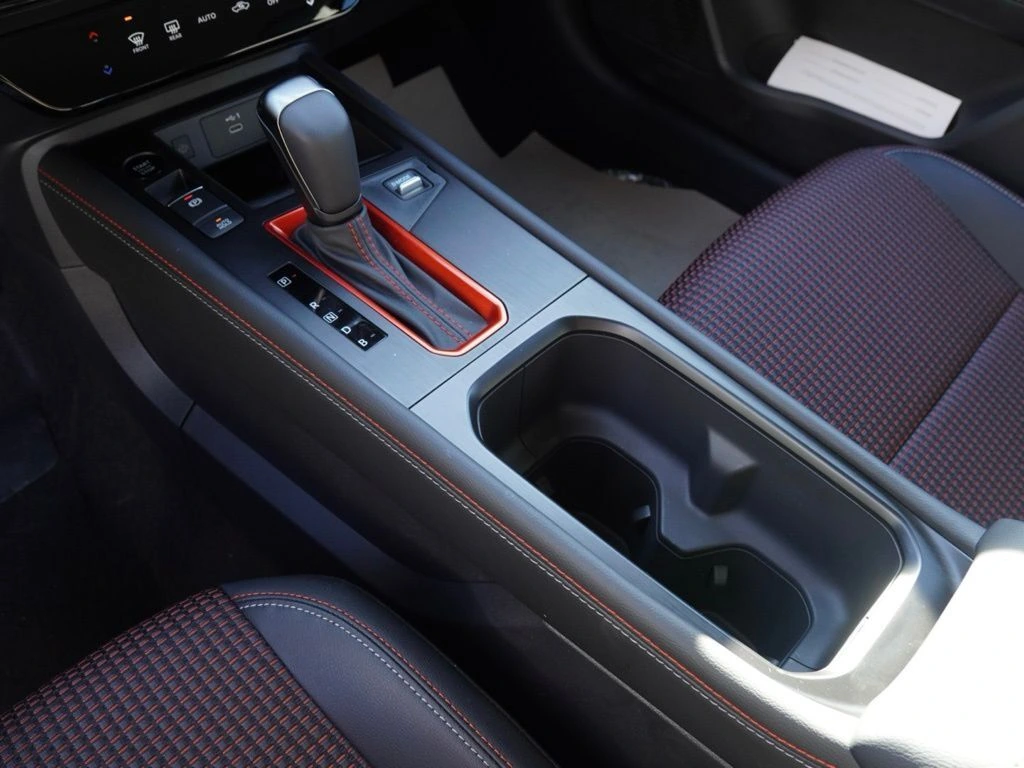 2026 Nissan KICKS SR - Photo 17