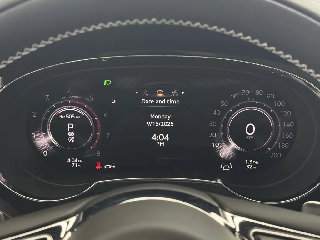 2025 Bentley Bentayga Azure photo 15