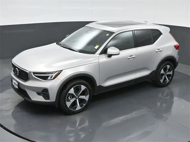 2024 Volvo XC40 Plus photo 41