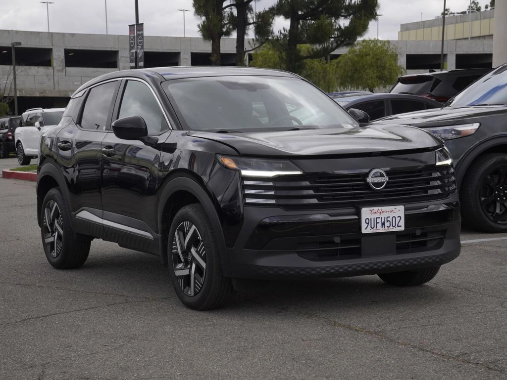 2025 Nissan Kicks 2.0 SV's photo
