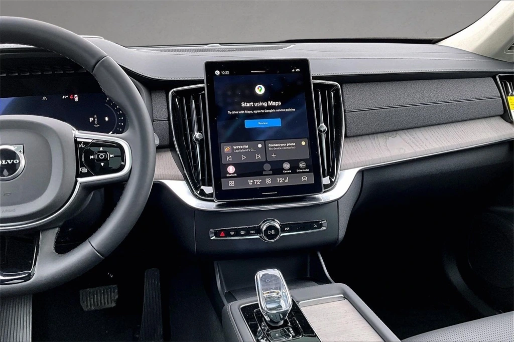 2026 Volvo - image 6