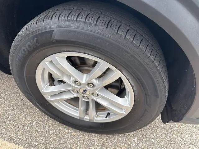 2022 Ford Explorer XLT photo 3