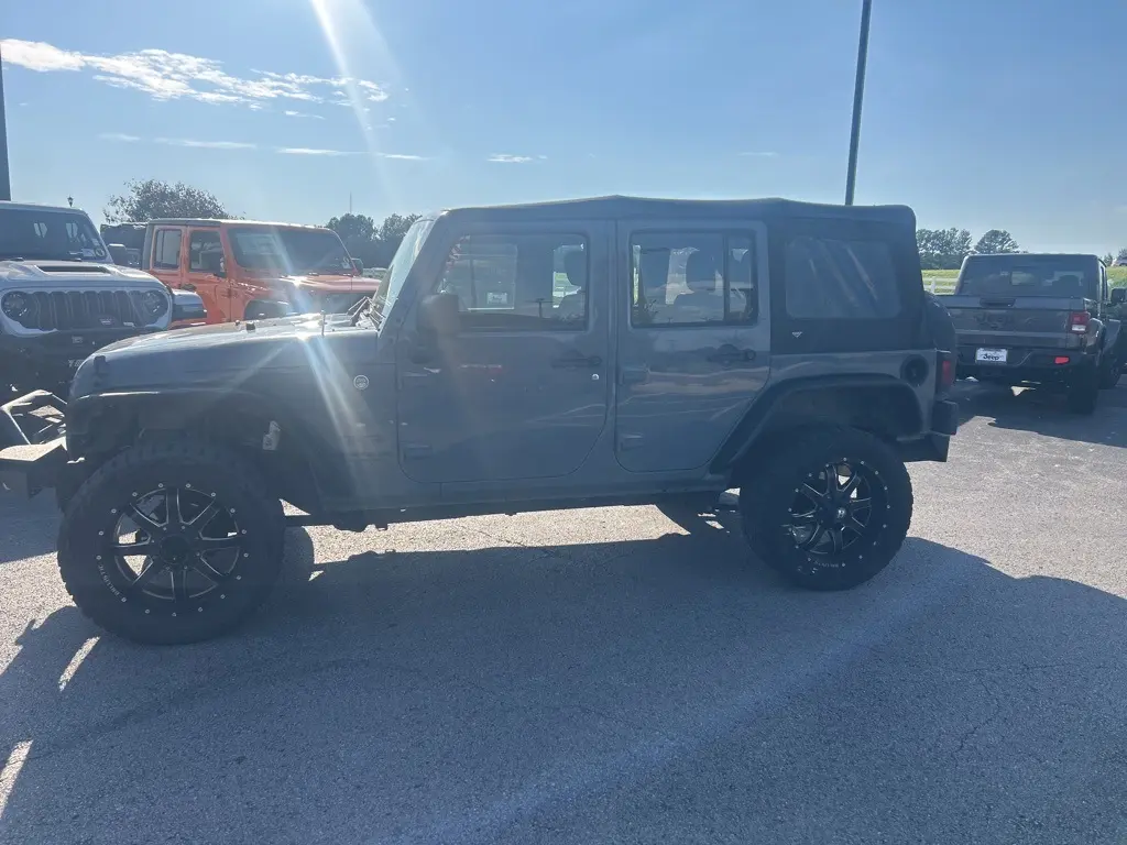 2014 Jeep Wrangler Unlimited Sport photo 3
