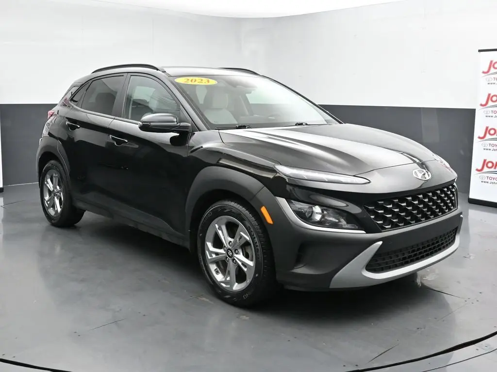 2023 Hyundai Kona SEL photo 2