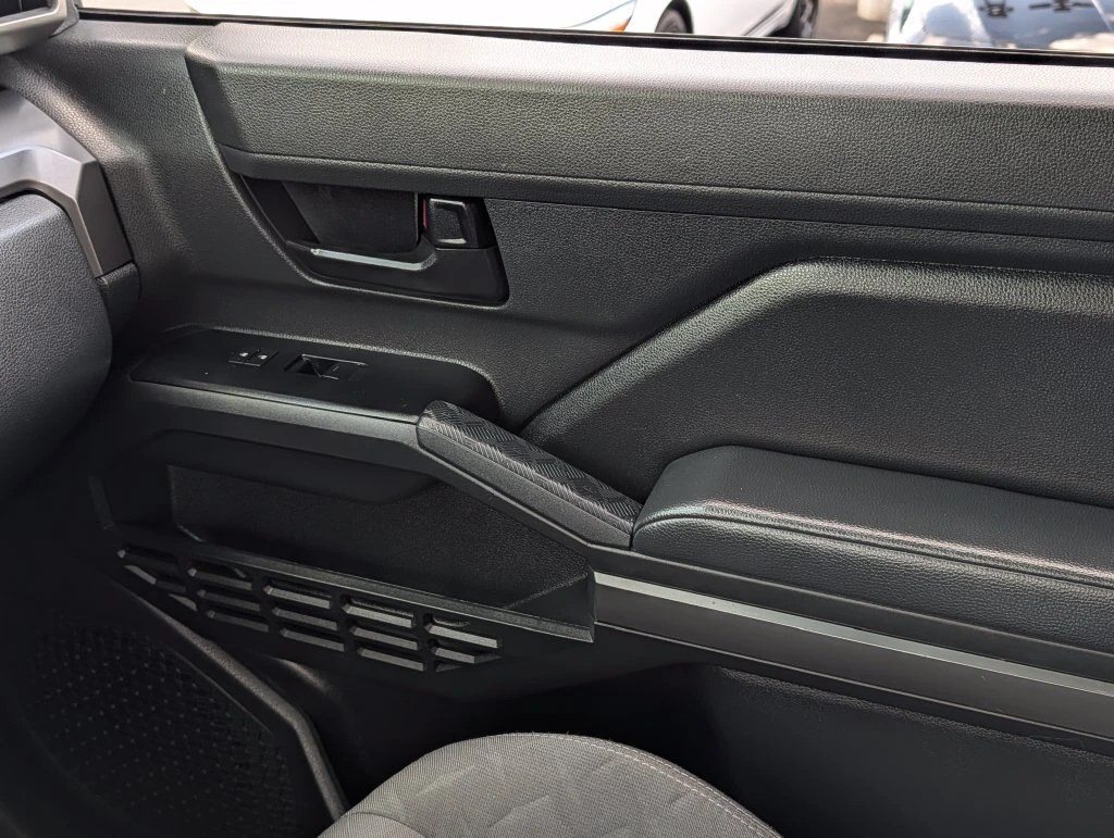 2025 Toyota Tacoma SR5 - Photo 22