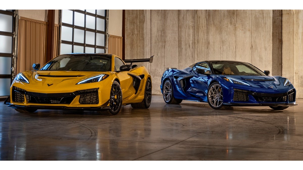 2025 Chevrolet Corvette ZR1 Coupe & Convertible Exterior Front Angles
