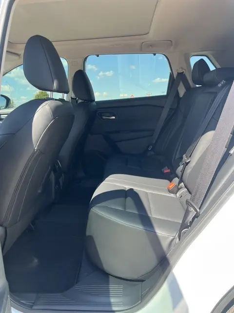 2026 Nissan Rogue SV photo 11