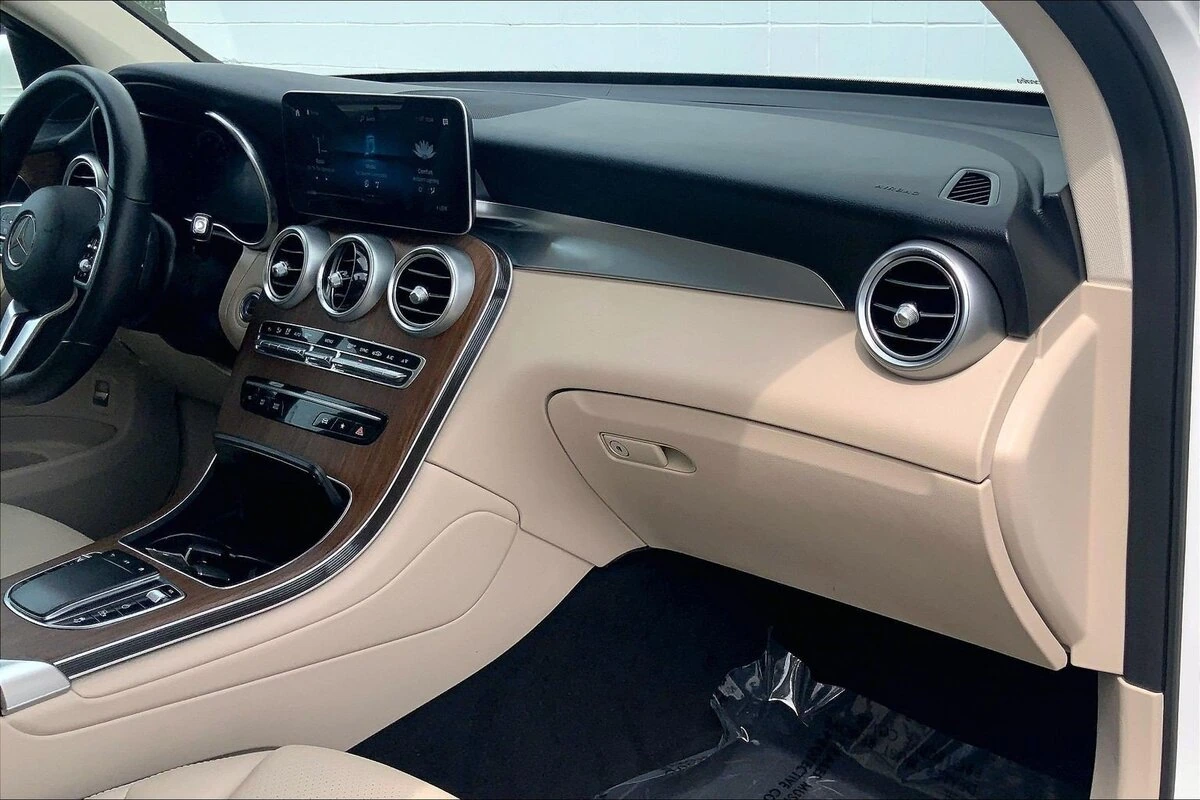 2022 Mercedes-Benz GLC GLC300 - Photo 21