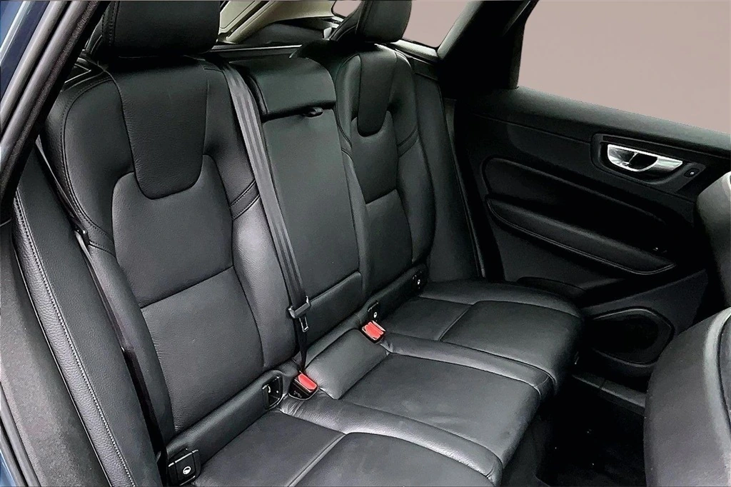 2023 Volvo - image 24