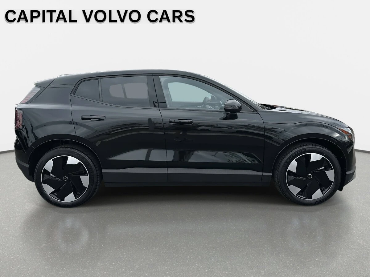 2026 Volvo - image 5