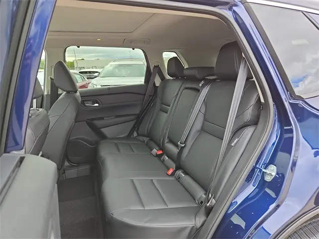 2026 Nissan Rogue SV photo 15