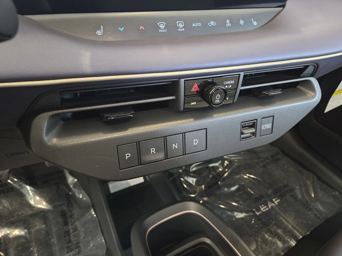 2026 Nissan LEAF Platinum+ - Photo 11