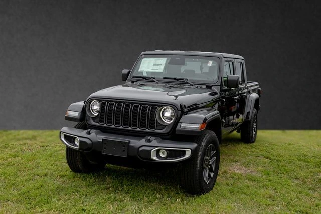 2026 Jeep Gladiator Sport S Auto's photo