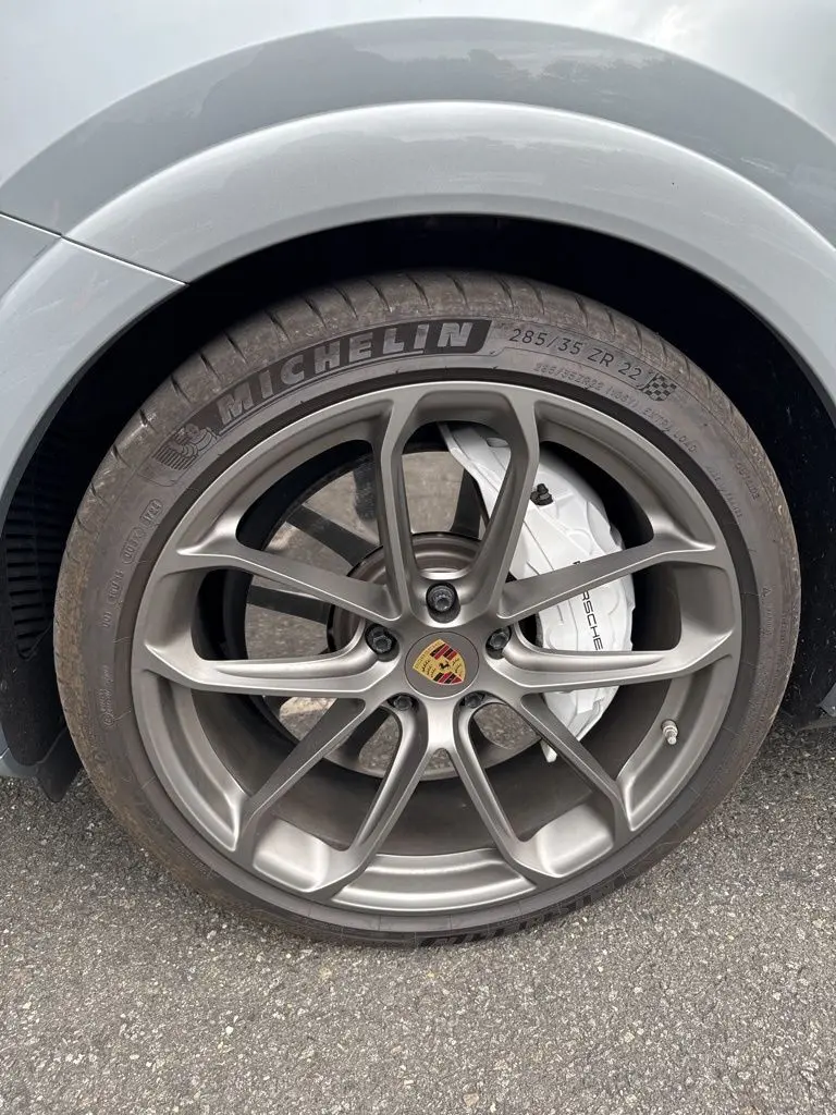 2020 Porsche Cayenne Coupe Turbo photo 3