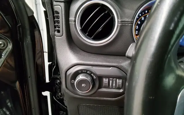 2021 Jeep Wrangler Unlimited Sahara photo 24