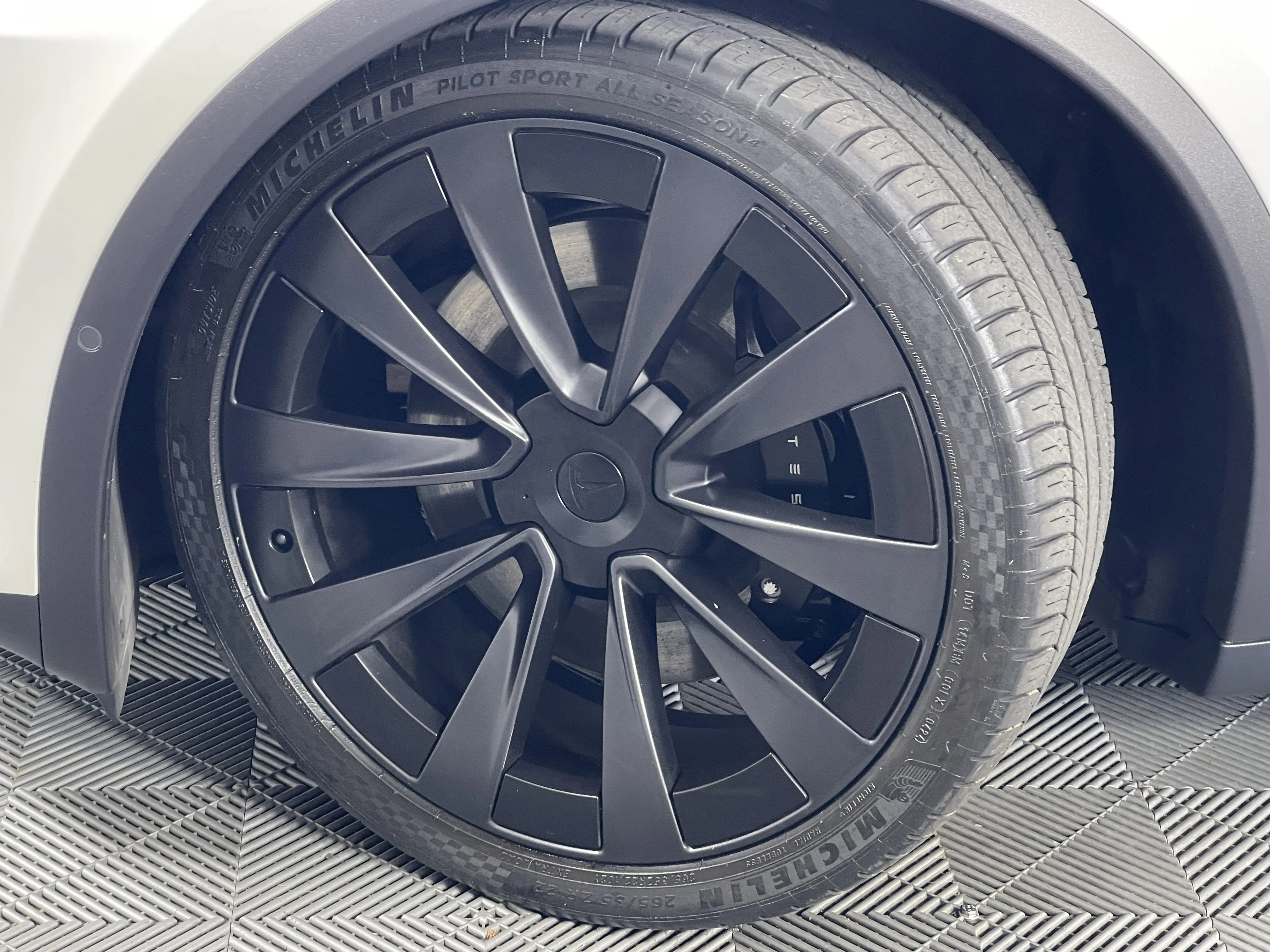 2022 Tesla Model X photo 6