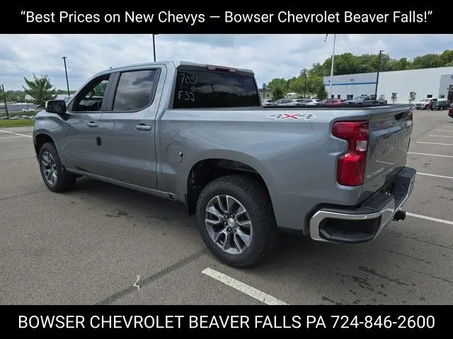 2025 Chevrolet Silverado 1500 LT photo 3
