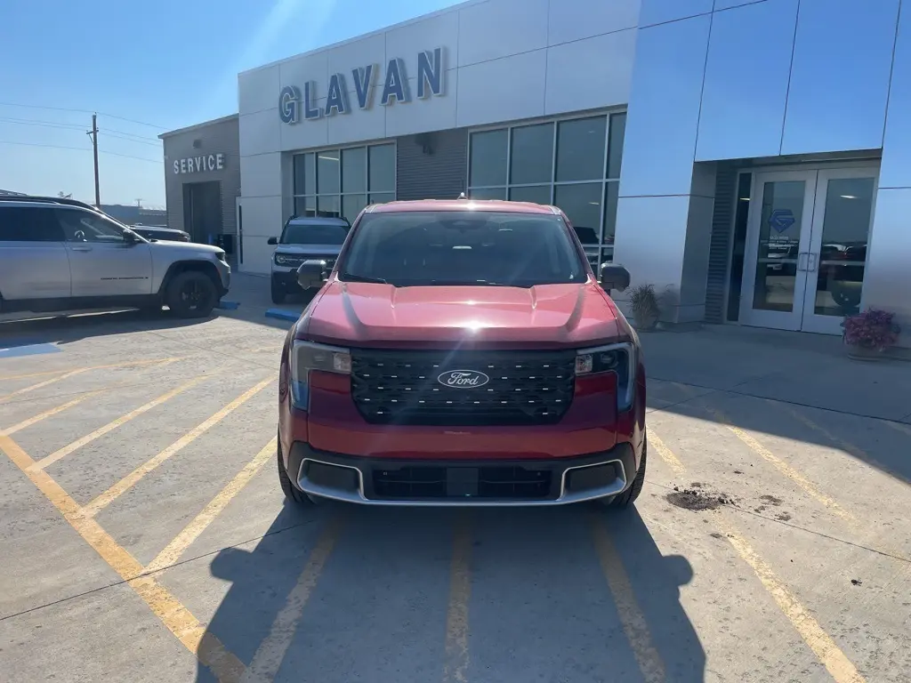 2025 Ford Maverick Lariat photo 2