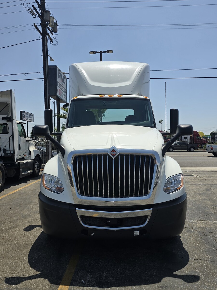 2021 International LT in CA — photo 2