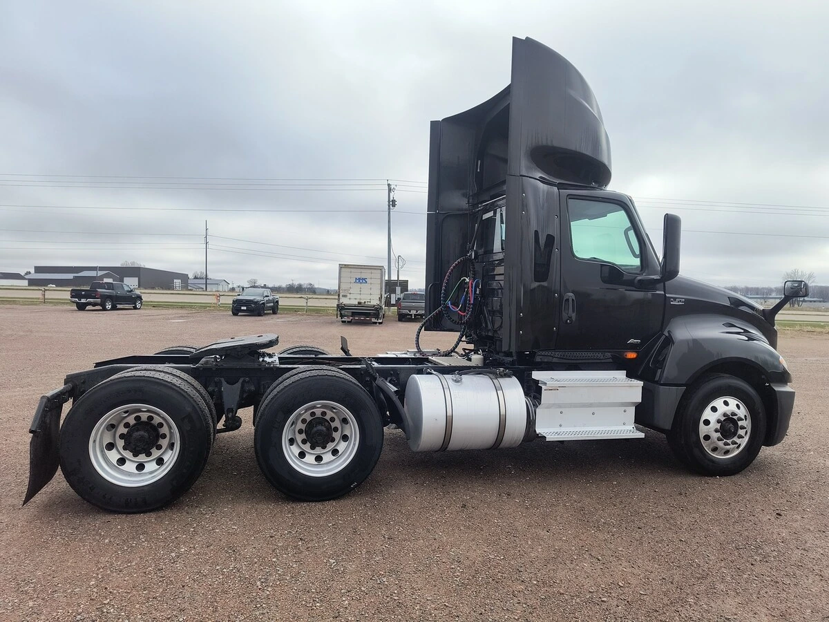 2022 International LT in Marshfield, WI — photo 4