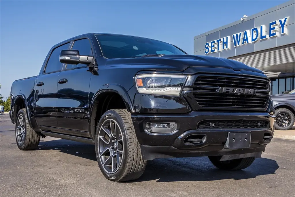 2019 Ram 1500 Laramie photo 2