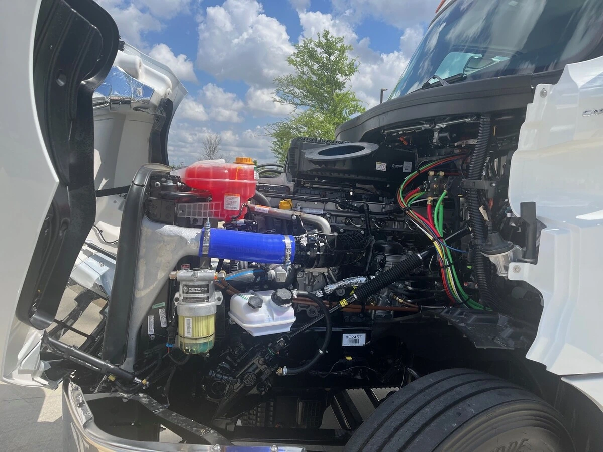 2027 Freightliner Cascadia - image 14