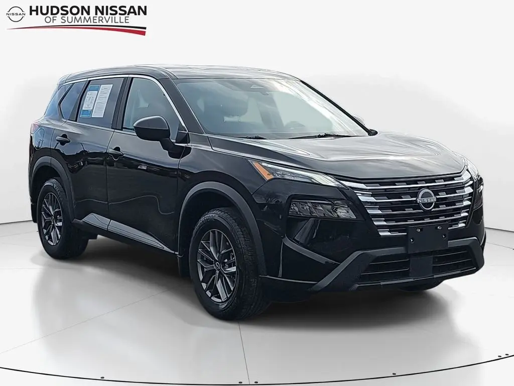 2025 Nissan Rogue S's photo