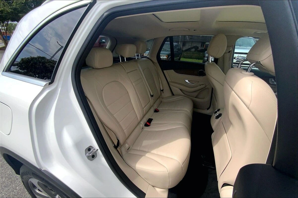 2022 Mercedes-Benz GLC GLC300 - Photo 32