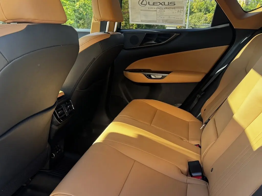 2026 Lexus NX 350 photo 9