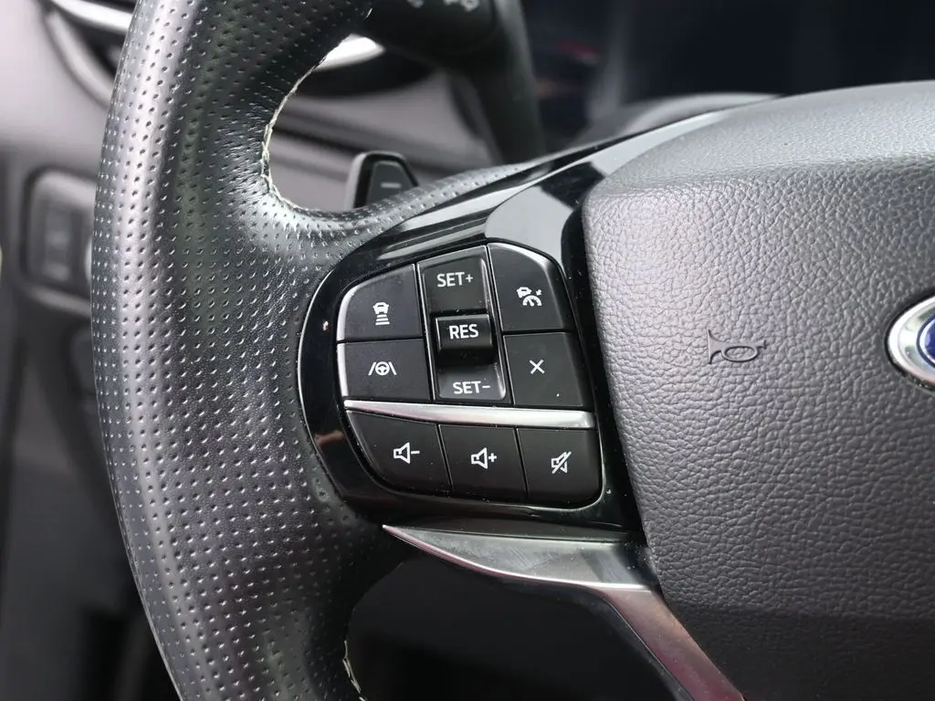 2021 Ford Explorer ST photo 21