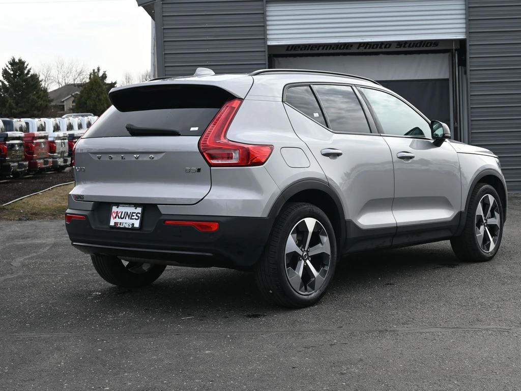 2024 Volvo - image 10