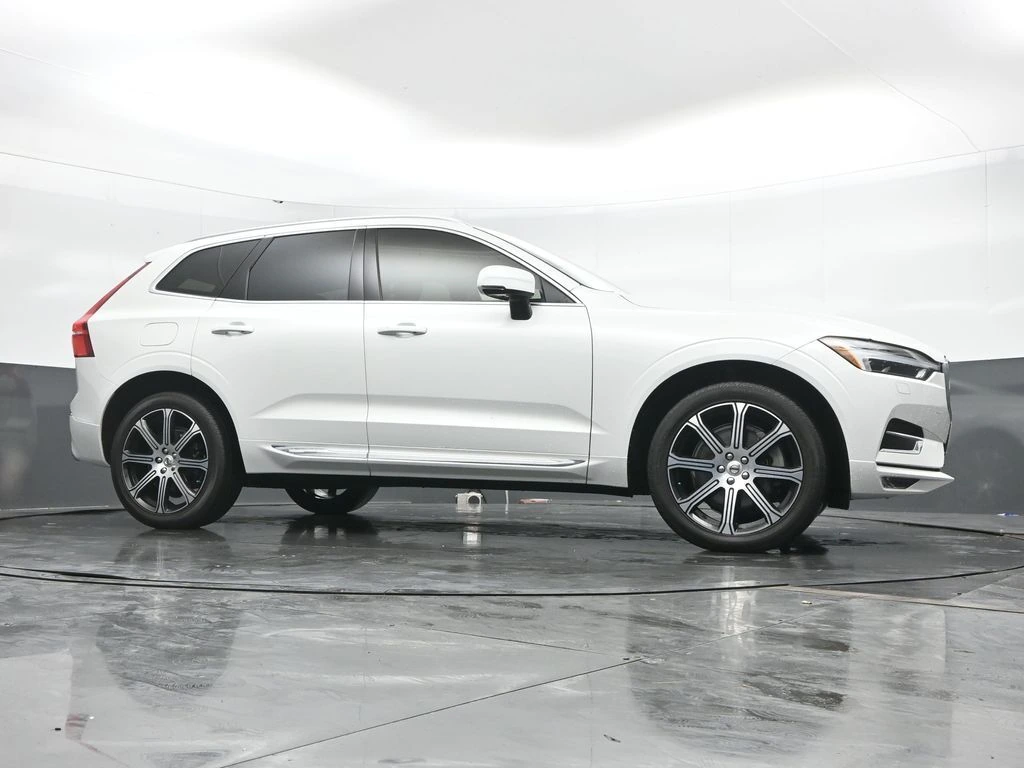 2020 Volvo - image 48