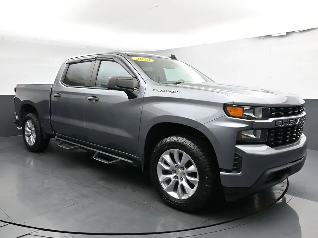 2020 Chevrolet Silverado 1500 Custom photo 2
