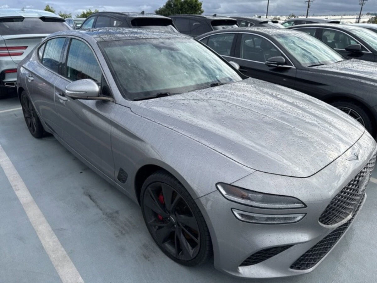 2023 GENESIS G70 Standard's photo