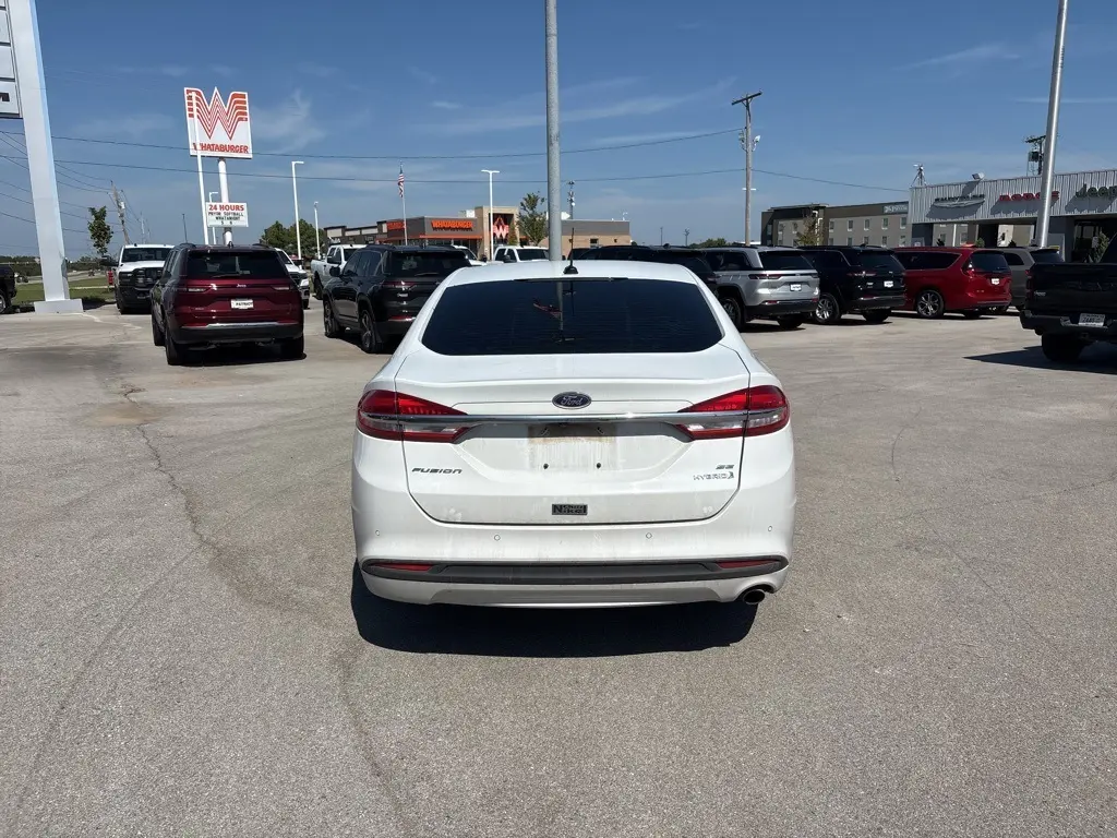 2017 Ford Fusion Hybrid SE photo 3