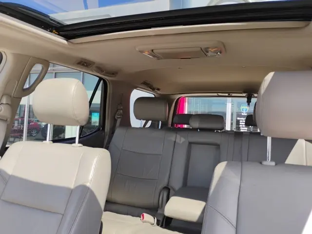 2006 Toyota Sequoia Limited photo 12
