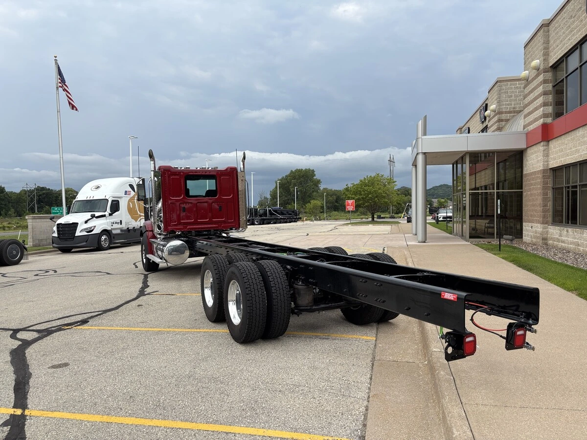 2027 Western Star 49X — photo 7