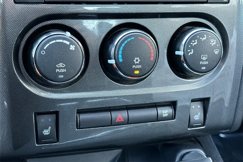 2008 Dodge Challenger SRT8 photo 18