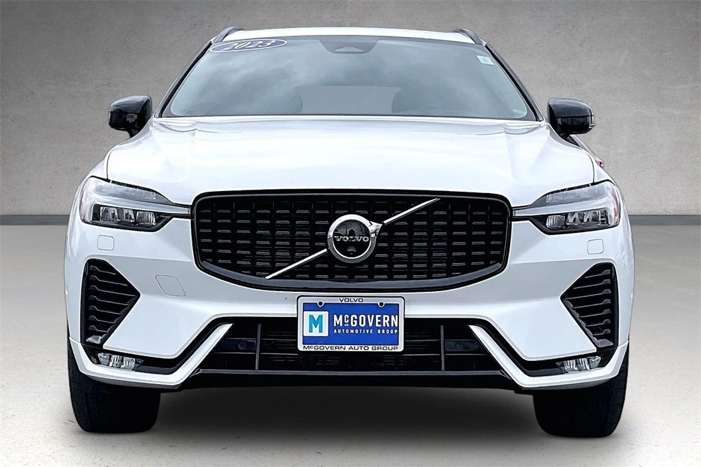 2023 Volvo - image 2