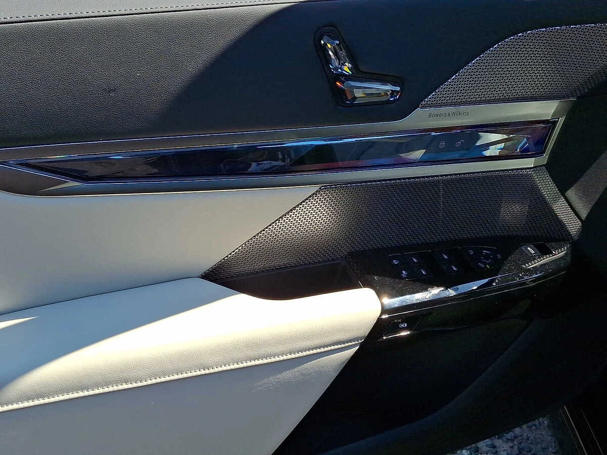 2024 BMW 7 Series 740i - Photo 9